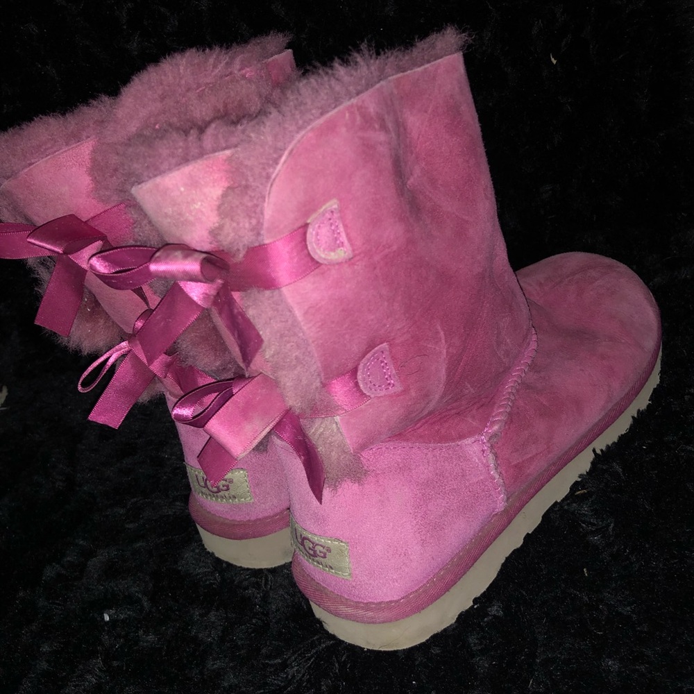 Bailey Bow Magenta Uggs